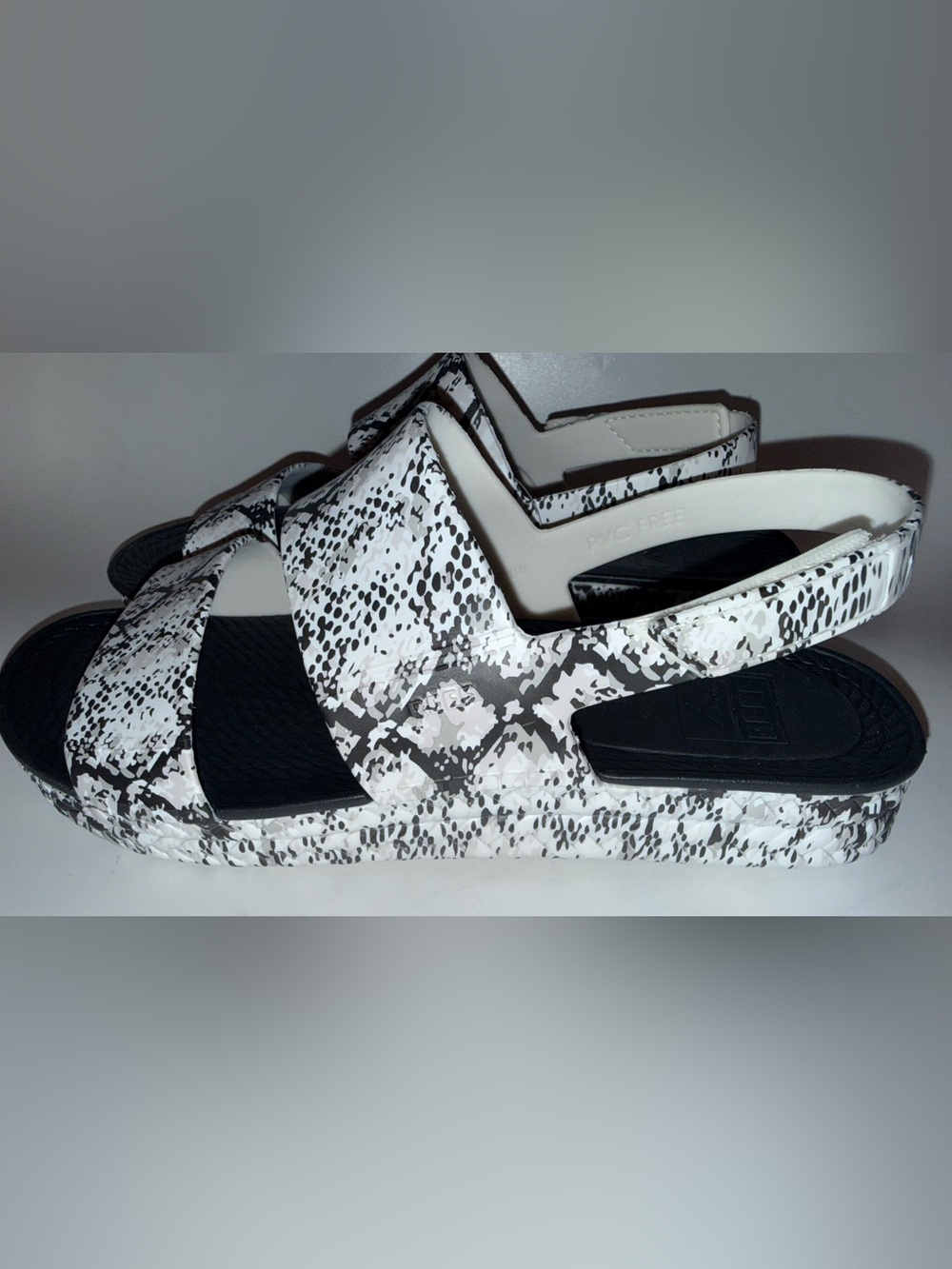 NEW WITH TAGS Reef Women's Water Vista Waterproof Sandals